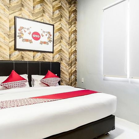 Super Oyo 360 Mangaan Residence Medan Buitenkant foto