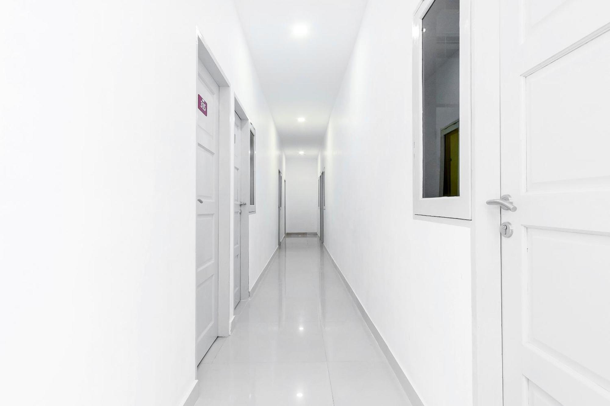 Super Oyo 360 Mangaan Residence Medan Buitenkant foto