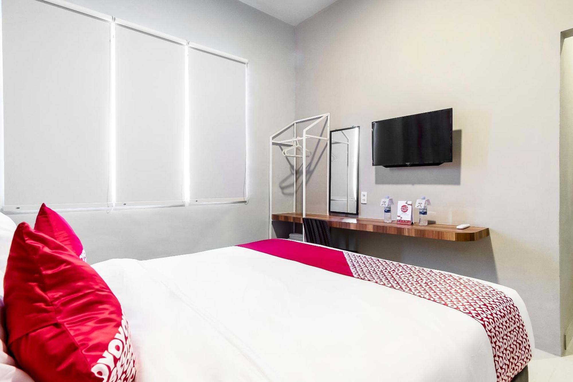 Super Oyo 360 Mangaan Residence Medan Buitenkant foto
