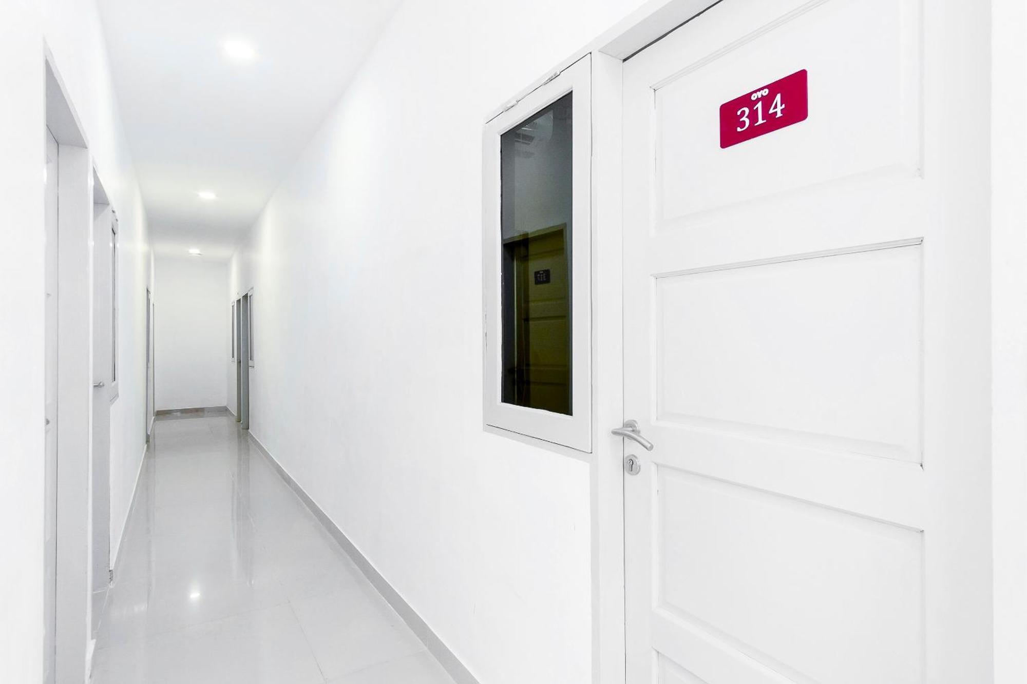 Super Oyo 360 Mangaan Residence Medan Buitenkant foto