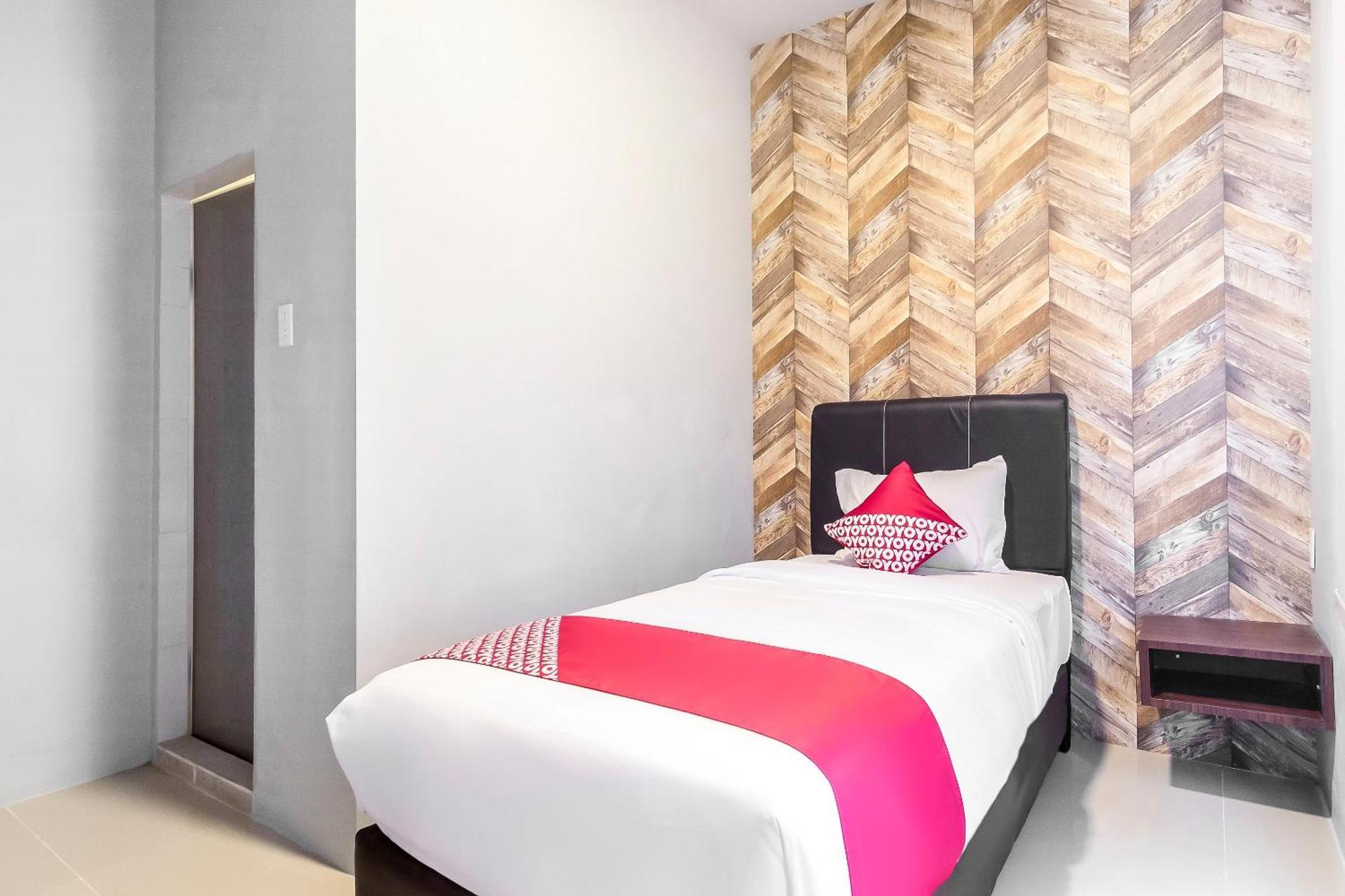 Super Oyo 360 Mangaan Residence Medan Buitenkant foto